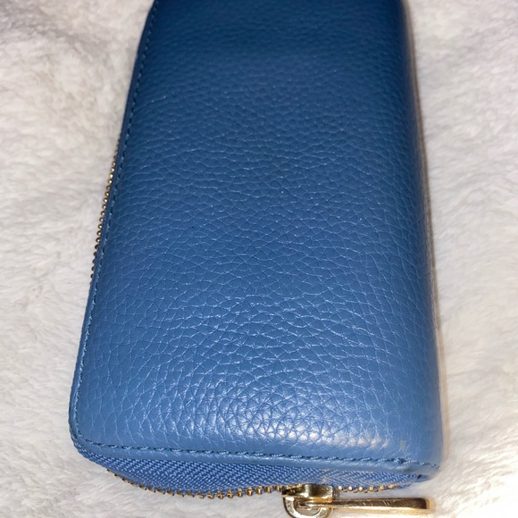 Michael Kors Jet Set Travel Light Blue Wallet - Picture 2 of 5